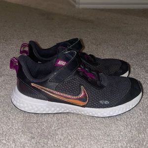 Girls Nikes